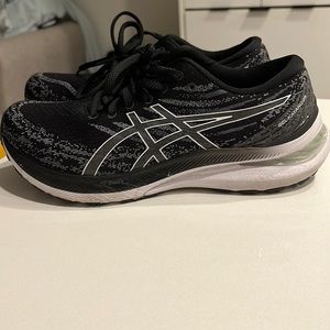 ASICS sneakers Gel-Kayano 29 black, womens size 9. Great condition